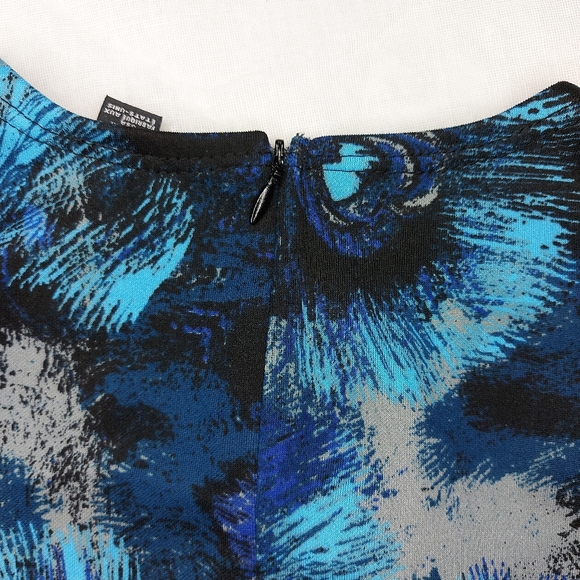 Design Lab Peacock Design With Front Cutout - Picture 3 of 10